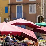 De Plain-pied Au Centre Du Village Avec Piscine Privee 别墅 叙兹拉鲁斯